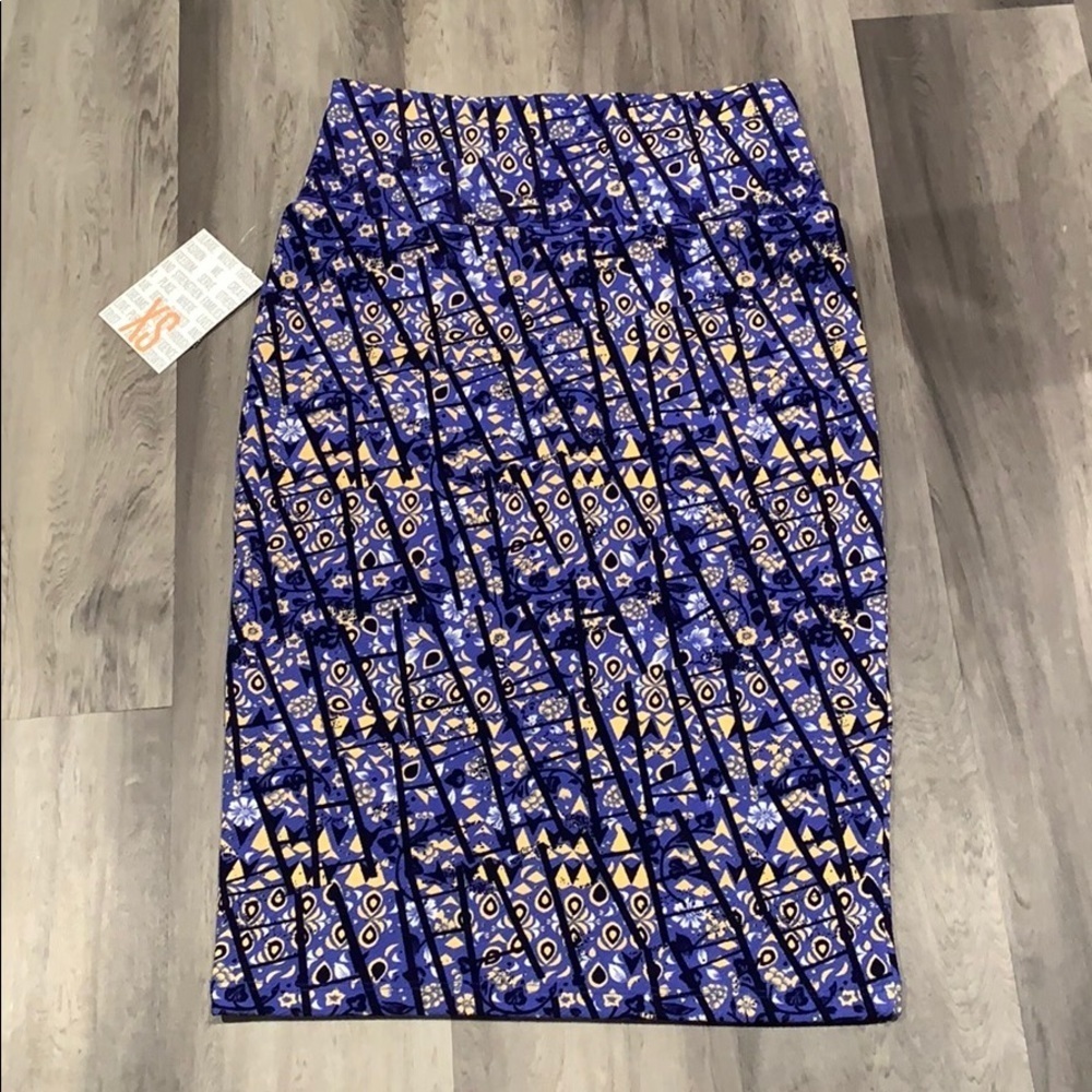 Lularoe Cassie skirt new ! Size xs